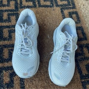 Womens Brooks Running Shoe